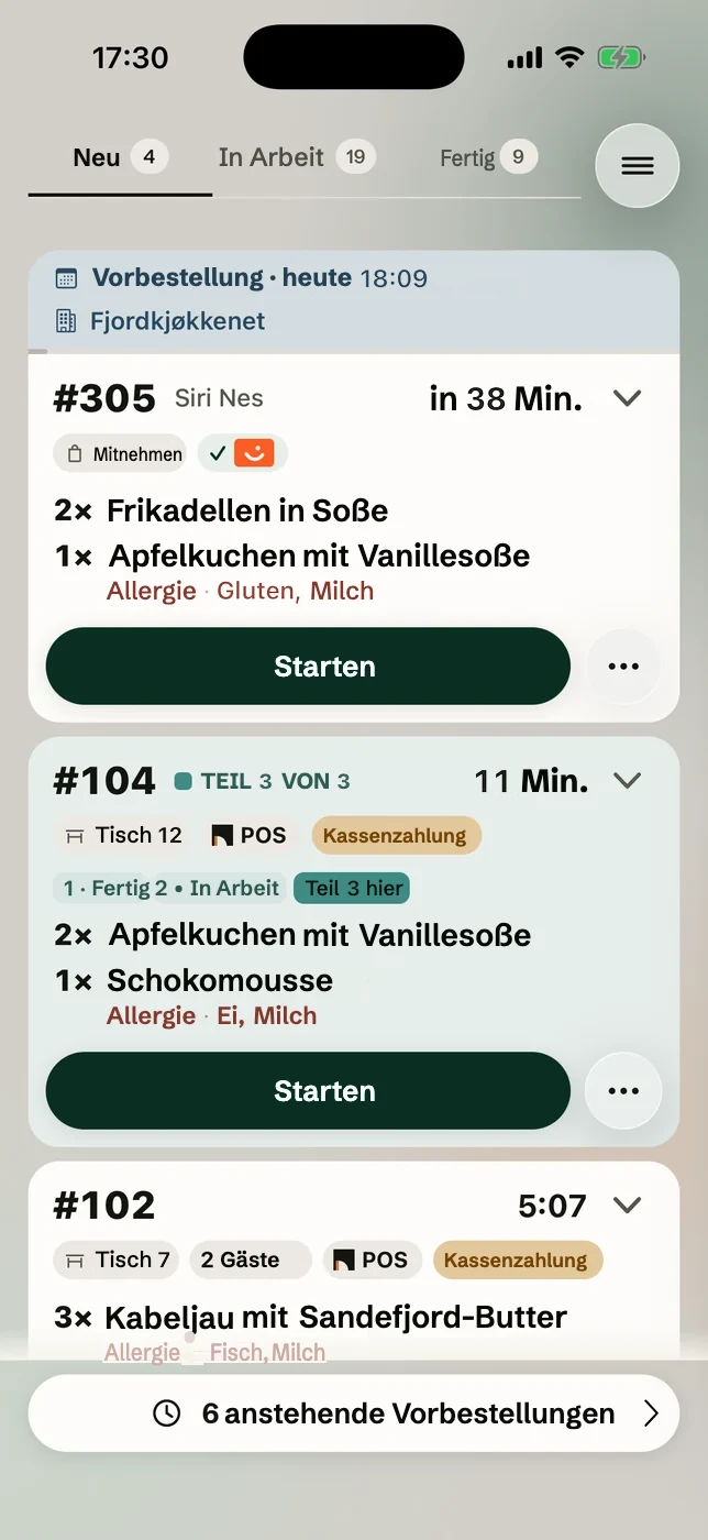 Der Küchenmonitor auf dem iPhone, die Spalte Neu: Vorbestellung 305 zur Abholung, Tisch 12 und Tisch 7, mit den Allergien rot unter den Gerichten.