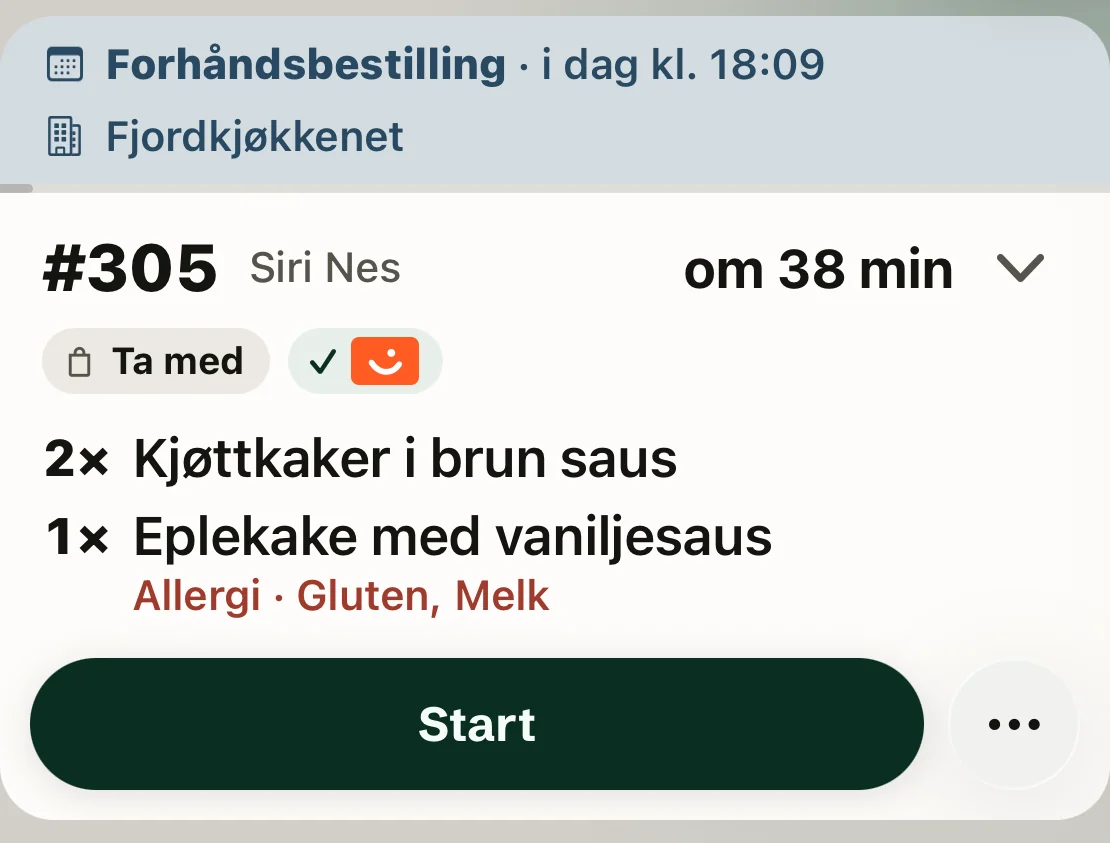 Order 305 on the kitchen screen: pre-order for today at 18:09, takeaway, paid with Vipps, meatballs and apple cake with the allergies in red.